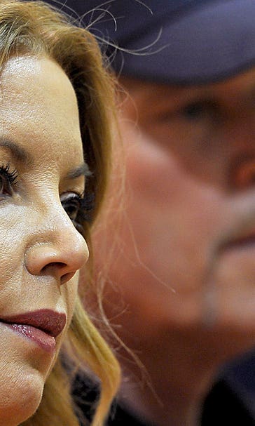 Lakers co-owner Jeanie Buss receives award for business leadership